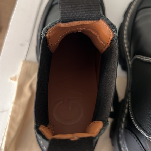Ganni black cleated low Chelsea boot size 40 - Picture 10 of 12
